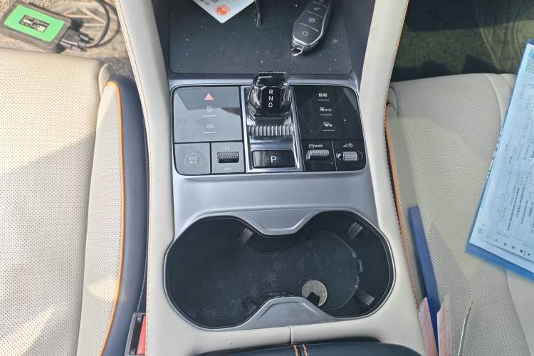 Used BYD Song PLUS New Energy 2023 Champion Edition DM-i 110KM Flagship PLUS Gear Lever