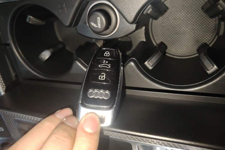 Used Audi A6L 2022 40 TFSI Luxury Dynamic Model Vehicle Key