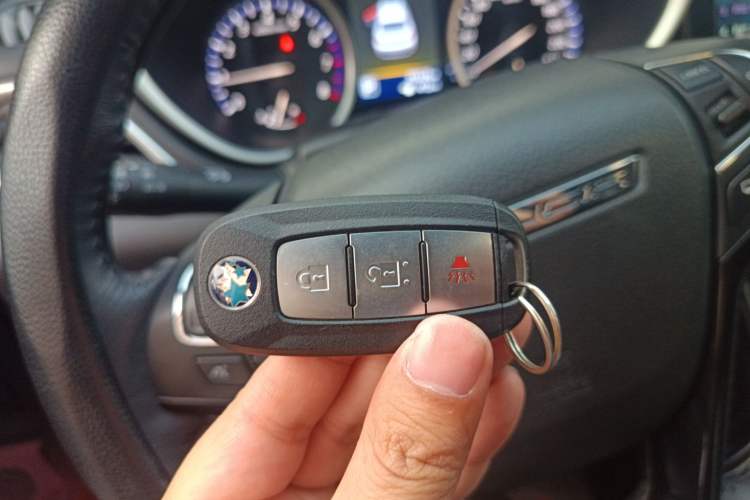 Used Venucia T90 2017 2.0L CVT Leading Edition