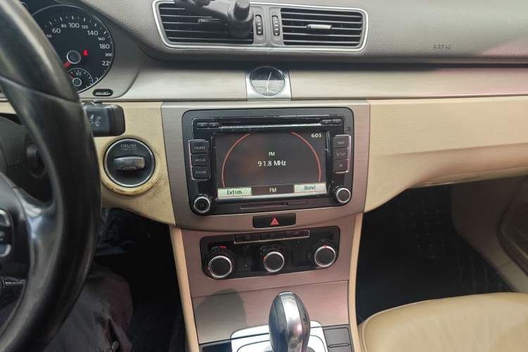 Used Volkswagen Magotan 2012 Revised Version 1.8TSI Leading Edition Audio And AC Panel