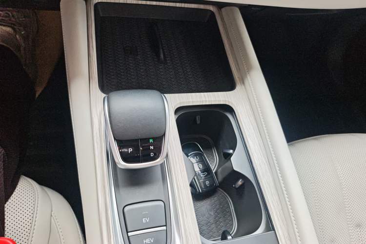 Used Chery Fengyun A8 2024 127 Yufeng Edition Gear Lever