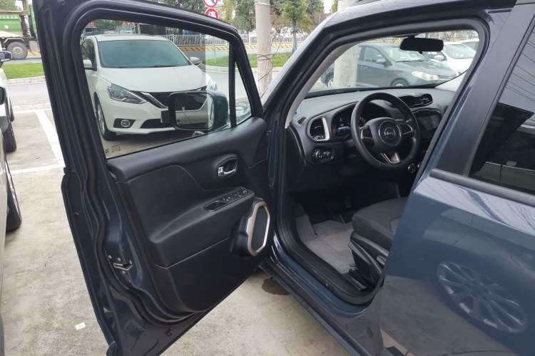 Used Jeep Renegade 2017 180T Automatic High-Energy Version