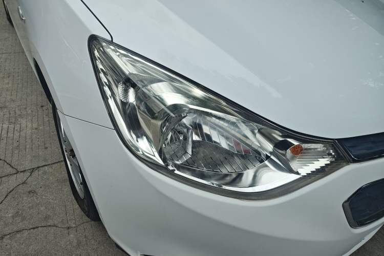 Used Chevrolet Sail 2018 Sail 3 1.5L Manual with Ideal Sunroof Edition Right Front Headlight