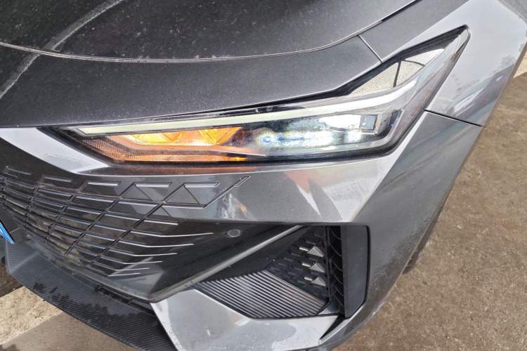 Used CHANGAN UNI-V 2022 1.5T Prestige Version
