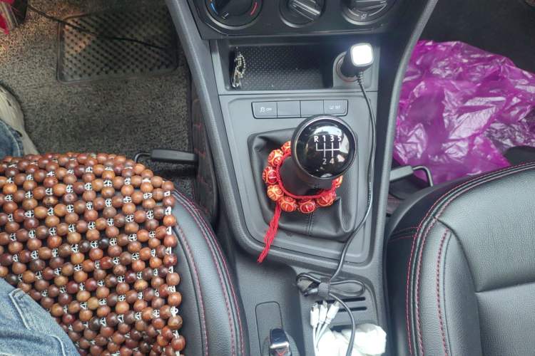 Used Volkswagen Lavida 2015 1.6L Manual Fashion Edition Gear Lever