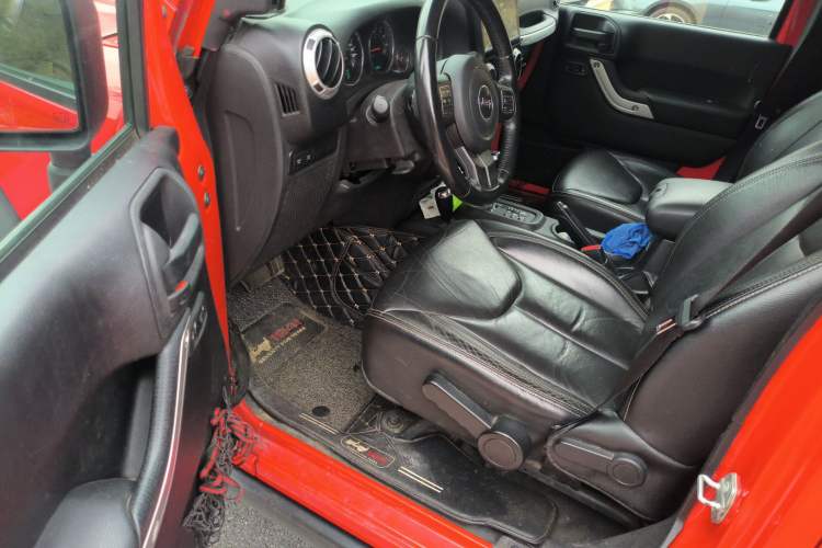 Used Jeep Wrangler 2015 3.6L Rubicon Four-Door Comfort Edition
