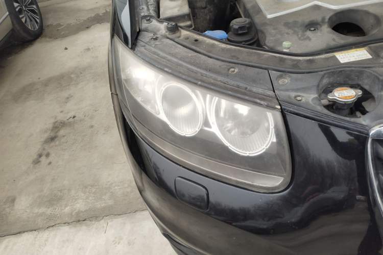 Used Hyundai Santa Fe 2010 2.4 Ultimate Edition 7-Seater Four-Wheel Drive Right Front Headlight