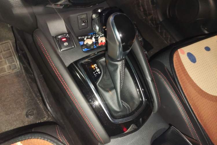Used Nissan Qashqai 2019 2.0L CVT Luxury Edition Gear Lever