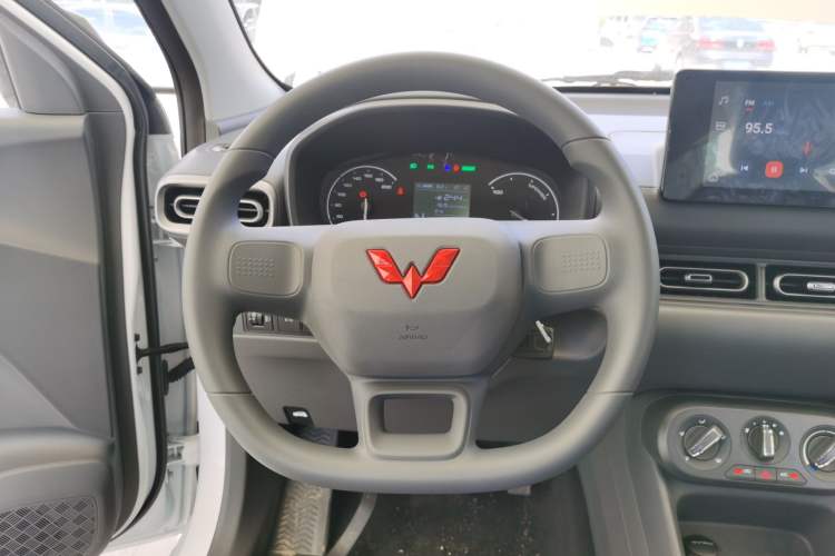 Used Wuling Hongguang New Energy 2024 All-Electric Model 300KM Standard Version