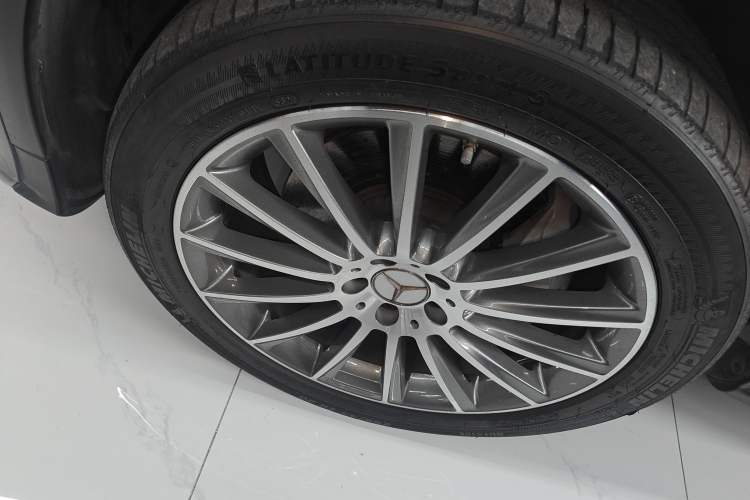 Used Mercedes-Benz GLC AMG 2017 AMG GLC 43 4MATIC Left Front Wheel Hub