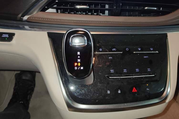 Used Buick GL8 2023 Land Executive Class Comfort Model