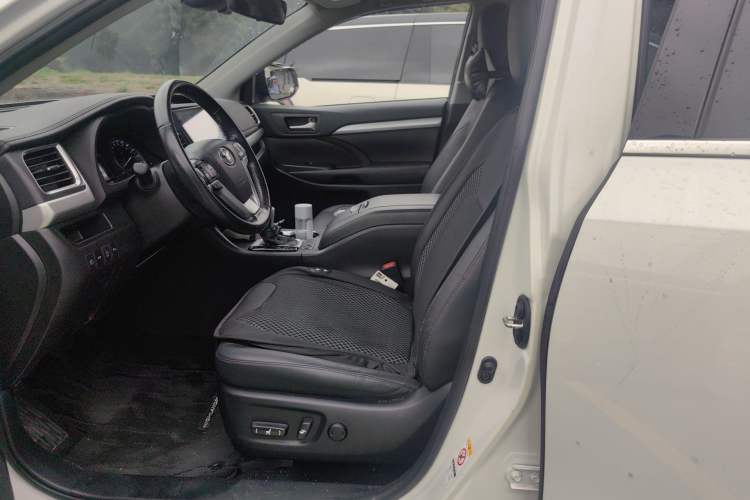 Used Toyota Highlander 2018 2.0T Four-Wheel Drive Luxury Version 7 Seats China VI Standard
