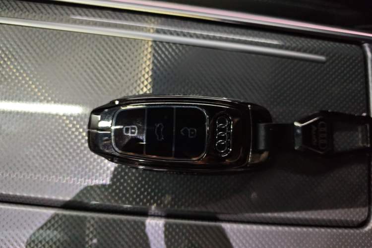 Used Audi A6L 2025 Revised 45 TFSI Prestige Dynamic Edition
