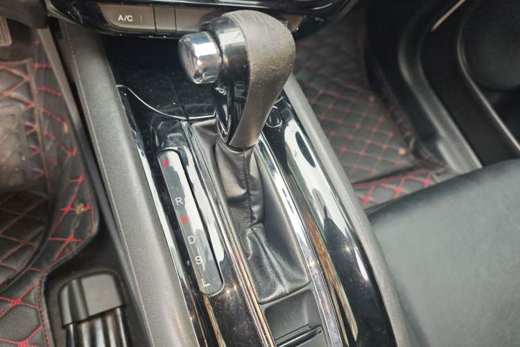 Used Honda Vezel 2015 1.5L CVT two-wheel drive Comfort trim