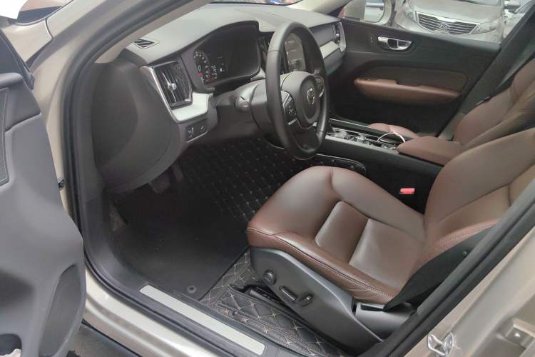 Used Volvo XC60 2020 T5 4x4 Zhiyi Luxury Edition
