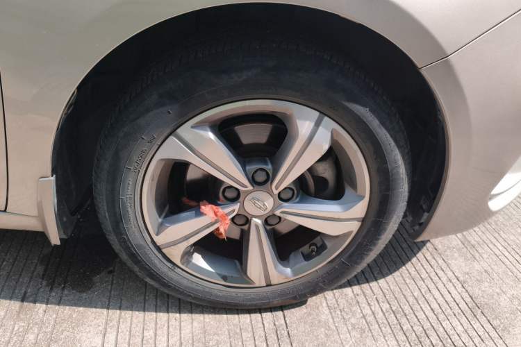 Used Geely Auto Emgrand GL 2018 1.4T Manual Elite Smart Connectivity Version Right Front Wheel Hub