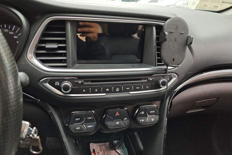 Used GAC Trumpchi GS4 2015 200T Manual Elite Edition Audio And AC Panel