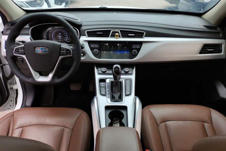 Used Geely Auto Emgrand X7 Sport 2016 1.8TD Automatic All-Wheel-Drive ZhiZun Edition Center Console