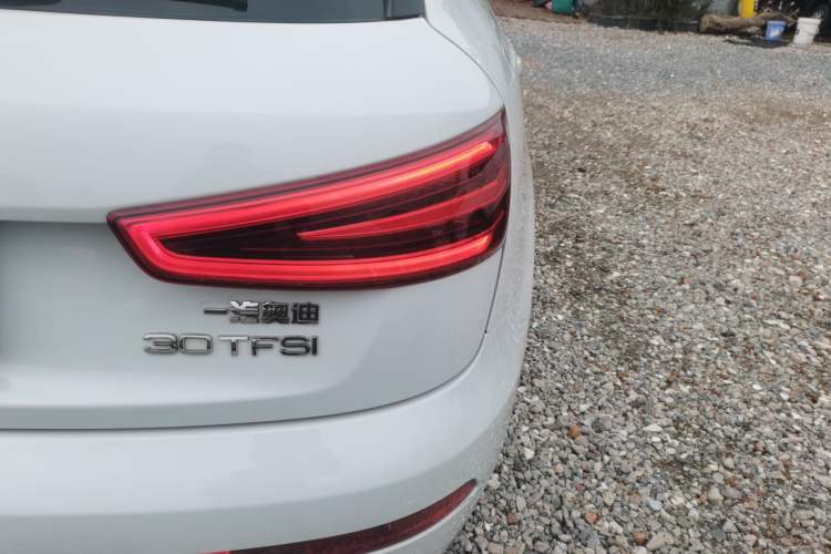 Used Audi Q3 2015 30 TFSI Comfort Model
