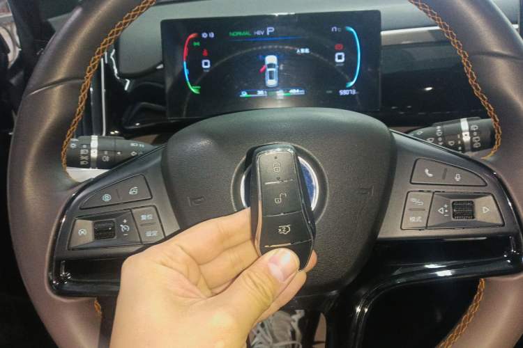 Used BYD Song Pro New Energy 2024 HONOR Edition DM-i 71KM Navigation Model Interior 1