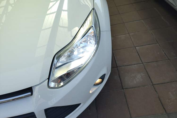 Used Ford Focus 2012 Hatchback 1.6L Automatic Comfort Model Left Front Headlight