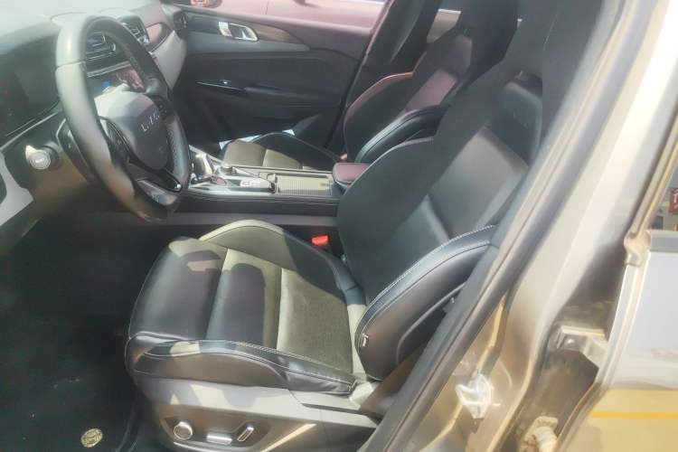 Used Lynk & Co 03 2022 2.0TD DCT JingPro Left Front Seat