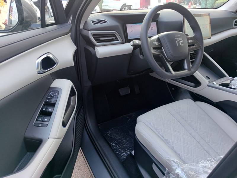 Used BYD Yuan UP 2025 Model 301KM Leading Version — 15