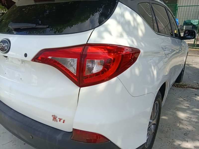 Used BYD Song 2016 GaiShi Edition 1.5TI Manual Elite Model — 7