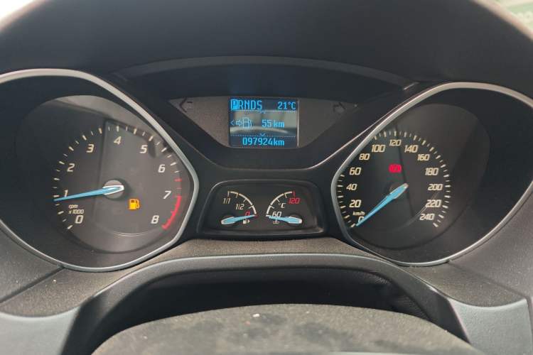 Used Ford Focus 2012 Sedan 1.6L Automatic Fashion Edition
