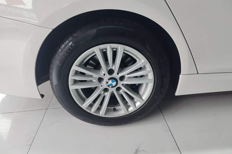 Used BMW 3 Series 2015 316Li Fashion Model
