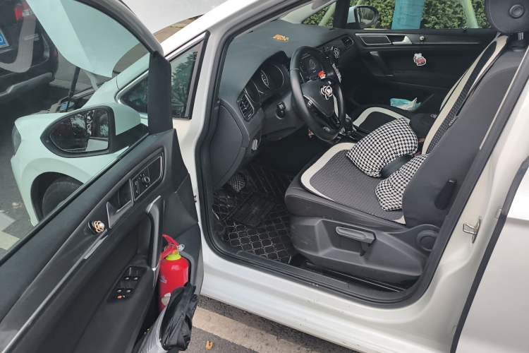 Used Volkswagen Golf Sportsvan 2016 180TSI Automatic Trend Model Driver Seat