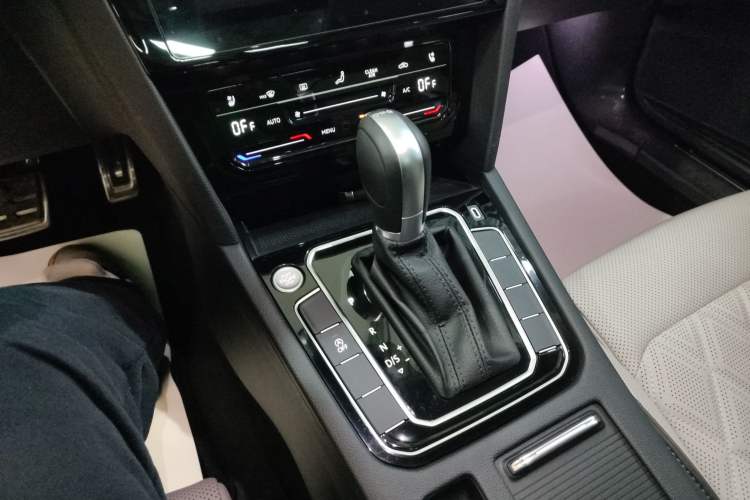 Used Volkswagen Magotan 2023 2 Million Units Commemorative Edition 330TSI DSG Luxury Version
