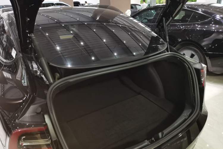 Used Tesla Model 3 2022 Rear-Wheel-Drive Version Trunk