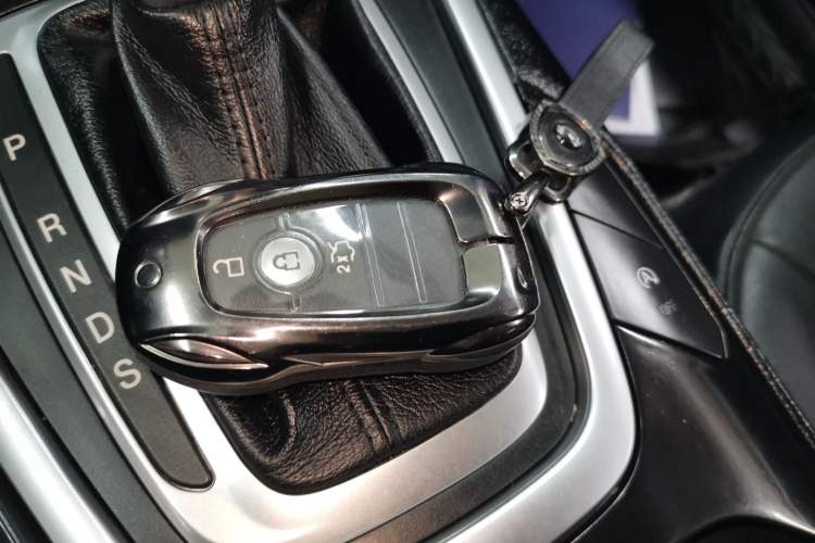 Used Ford Edge 2018 EcoBoost 245 Two-Wheel-Drive Titanium 7-Seater China V Standard Vehicle Key