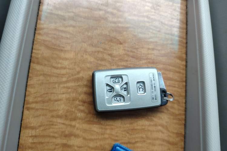 Used Toyota Previa 2006 2.4L 7-Seater Luxury Edition