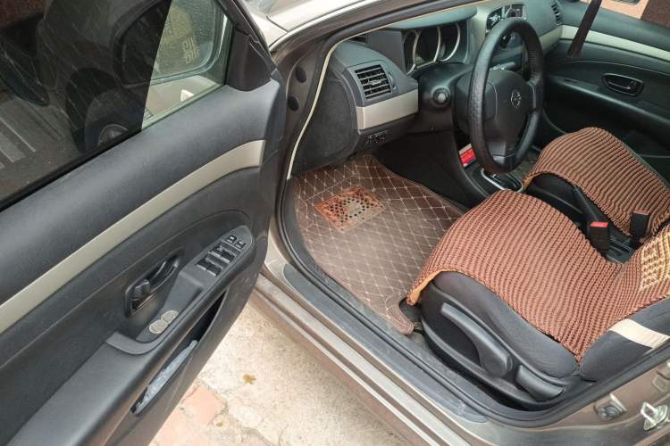 Used Nissan Sylphy 2018 Classic 1.6XE+ CVT Leading Edition Driver Seat