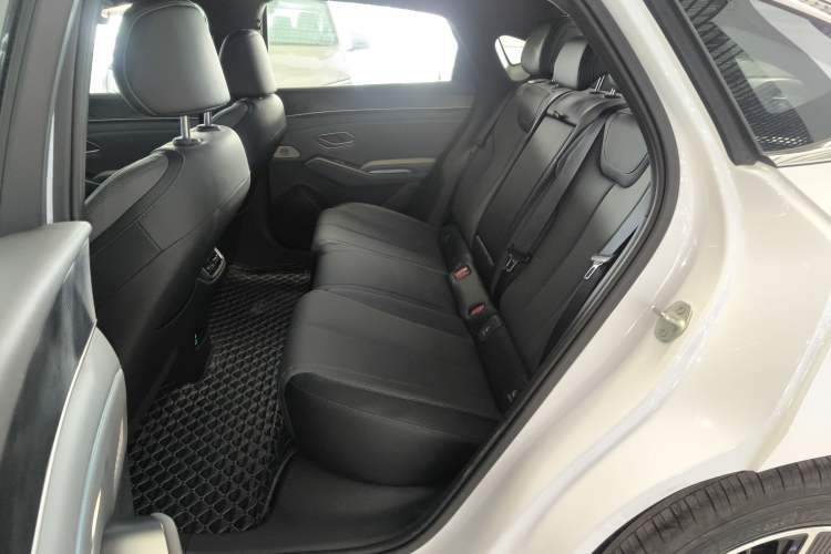 Used BYD Qin L 2025 DM-i Smart Drive 120KM Superior Model
