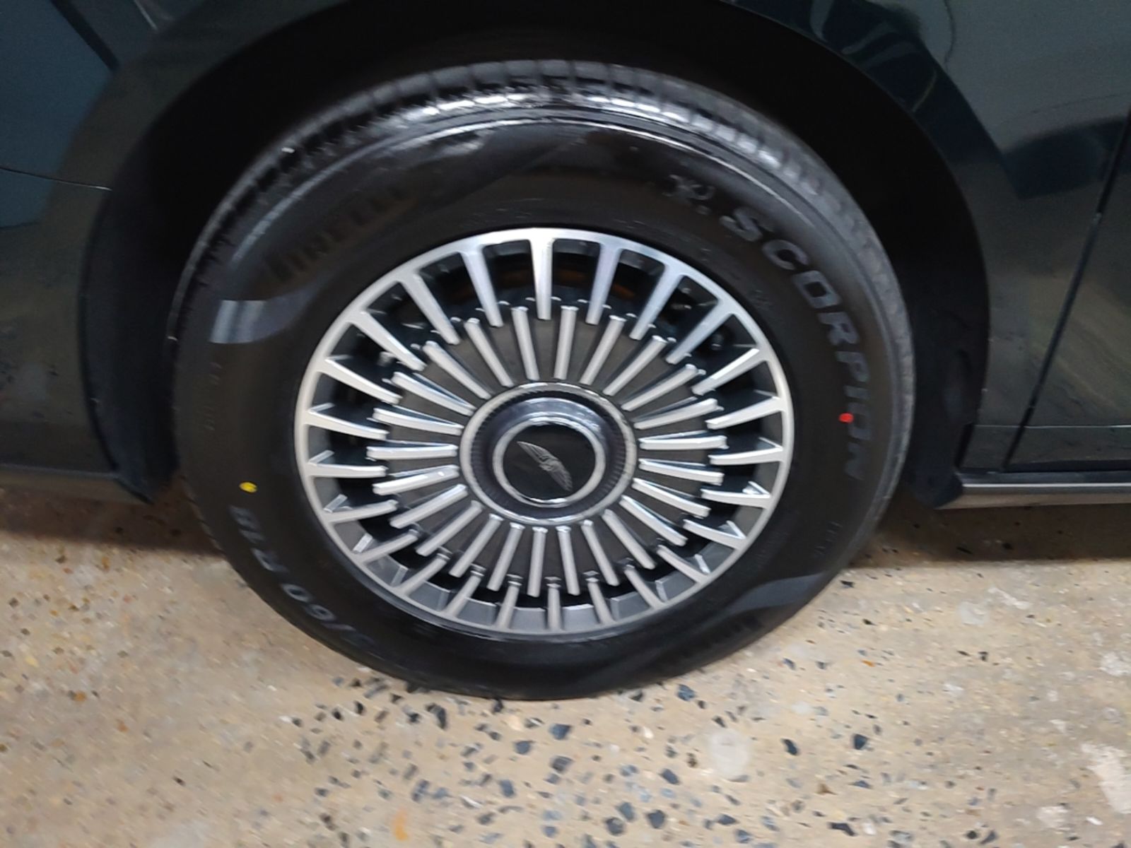 Geely Galaxy LEVC L380 2025 650 km Flagship Edition All-Wheel Drive — снимка 11