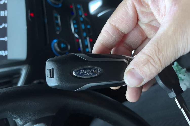 Used Ford Edge 2017 EcoBoost 245 Two-Wheel-Drive Sporty 7-Seater