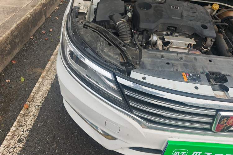 Used Roewe i6 2017 20T Automatic Internet ZhiZun Edition Right Front Headlight