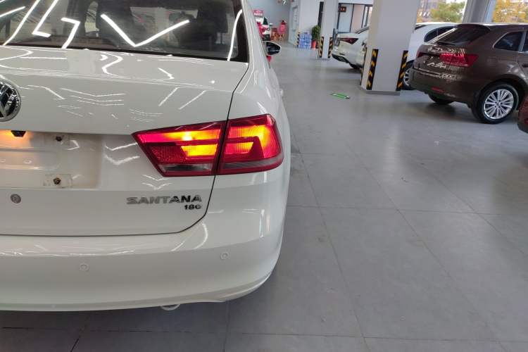 Used Volkswagen Santana 2015 1.6L Automatic Fashion Edition
