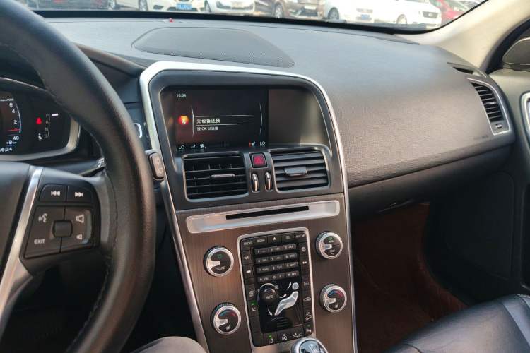 Used Volvo XC60 2015 T5 AWD Zhiyuan Edition Audio And AC Panel