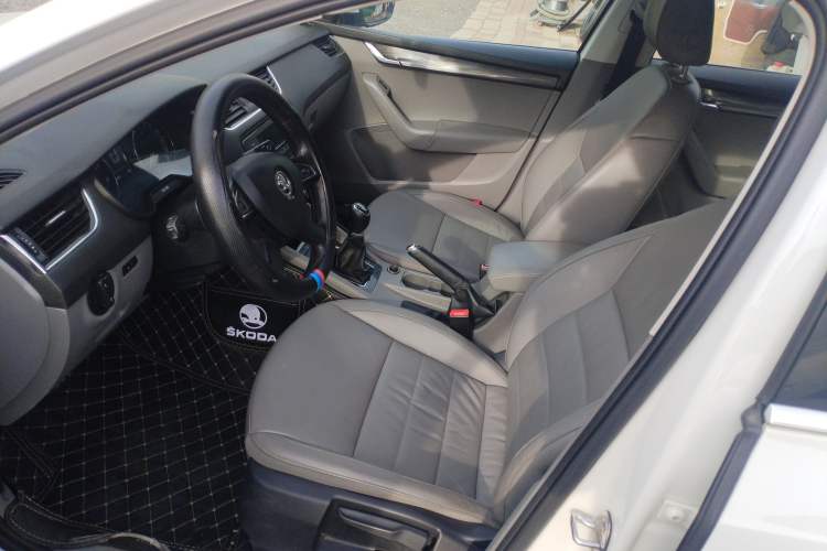 Used Skoda Octavia 2015 1.6L Manual Yijun Edition Left Front Seat