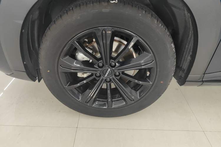 Used Haval H6S 2022 2.0T All-Wheel-Drive Trendy Sports Edition Left Front Wheel Hub