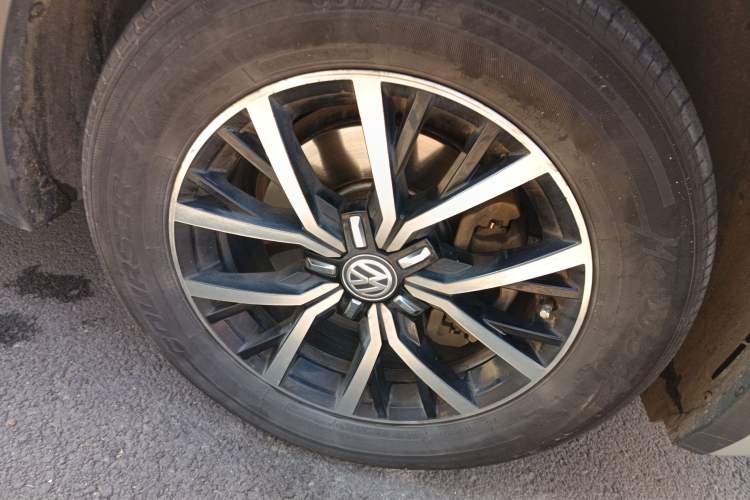 Used Volkswagen Tiguan L New Energy 2019 430 PHEV Hybrid Flagship Model Right Front Wheel Hub