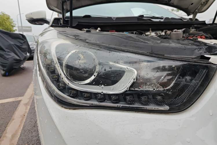 Used GAC Trumpchi GA6 2016 235T DCT Elite Edition Right Front Headlight