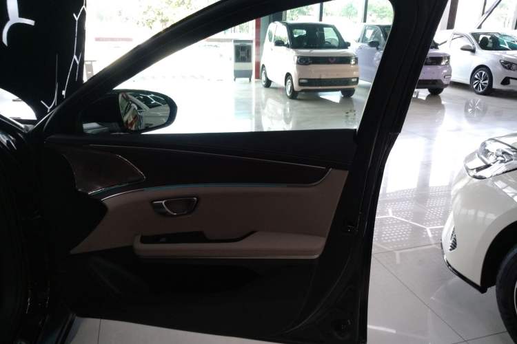 Used BYD Han 2025 EV with 701 km of Laser Radar-Enabled Intelligent Driving