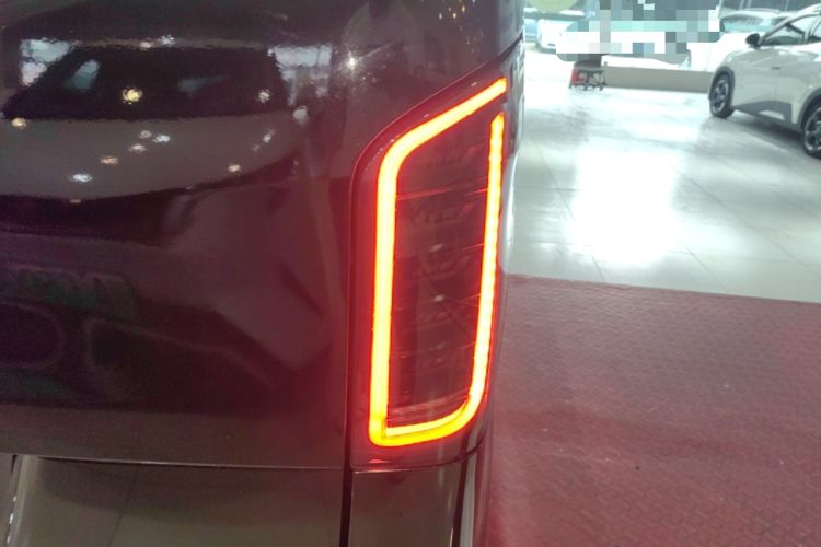 Used Mercedes-Benz Vito 2023 2.0T Elite Version 7 Seats Exterior 3