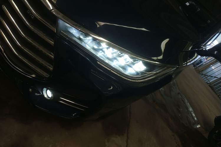 Used BYD Song MAX 2018 1.5T Automatic Smart Connect Elite Model with 6 Seats Left Front Headlight