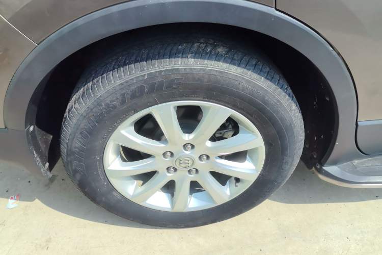 Used Buick Envision 2018 20T Two-Wheel-Drive Elite Model Right Rear Wheel Hub